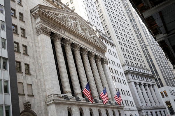 انخفاض الأسهم الأمريكية وسط عمليات بيع في السندات وأسهم التقنية