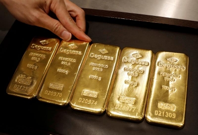 الذهب يتراجع من اعلى مستوى في شهرين مع ارتفاع العوائد
