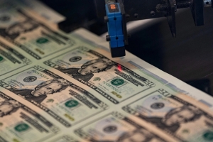 بنك أوف أميركا: تقلبات الدولار سترتفع مع عودة صدور البيانات بعد الإغلاق الحكومي