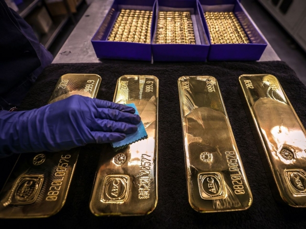 الذهب يتراجع في ظل صعود الدولار وتحسن شهية المخاطرة