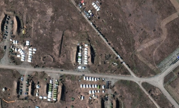 الناتو: صور الأقمار الصناعية تثبت فشل روسيا في سحب القوات