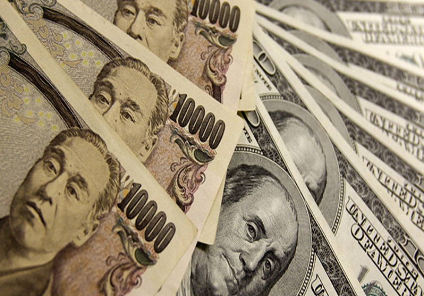 الين الياباني يقفز فجأة مقابل الدولار