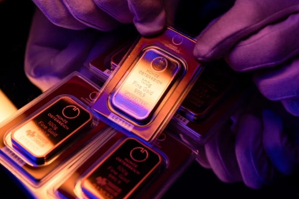 الذهب يعزز المكاسب فوق 5000 دولار في سابع يوم من المكاسب