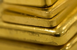 الذهب يتراجع مع ارتفاع معنويات المخاطرة