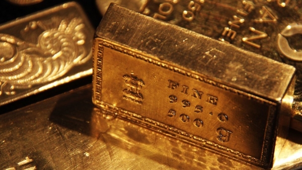 الذهب يتحول بشكل صادم من نجم ساطع بين السلع إلى صاحب الأداء الأسوأ