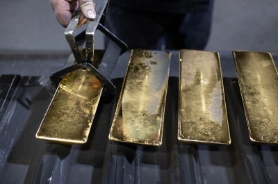 الذهب ينطفيء بريقه بعد تصريحات تنحاز للتشديد النقدي من جانب الفيدرالي