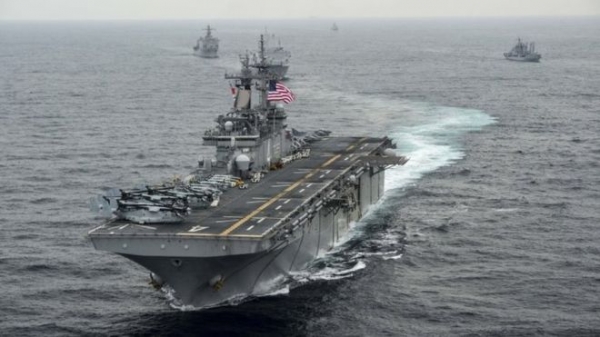 ترامب يقول ان سفينة حربية أمريكية أسقطت طائرة مسيرة إيرانية قرب مضيق هرمز