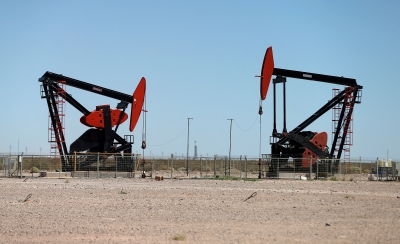 النفط بصدد مكسب أسبوعي بفضل بيانات أمريكية وتحفيز صيني