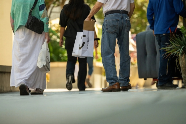 الخدمات تدفع التضخم الأساسي الأمريكي للصعود… والسلع تهدأ