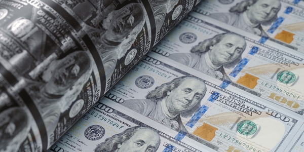 الدولار يتجه لمكاسب أسبوعية وسط تعثر المحادثات الأمريكية الايرانية وعدم اليقين في الشرق الأوسط