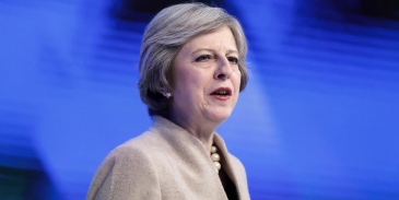 وزير بريطاني يحذر المتمردين من الإطاحة بتيريزا ماي