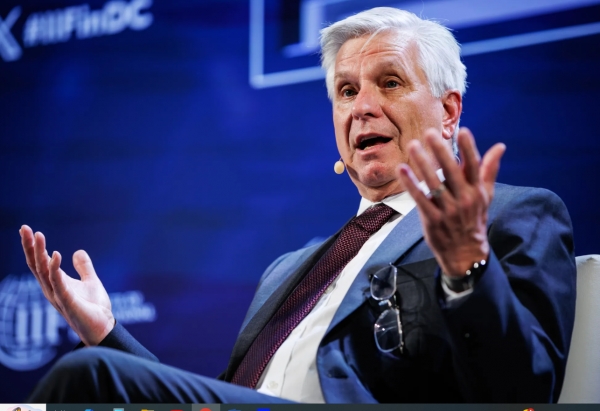 والر لا يتوقع تأثيراً مستداماً للحرب مع إيران على التضخم