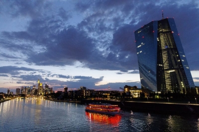 فيليروي: المركزي الأوروبي ينظر للبيانات وقد يغير إرشاداته لأسعار الفائدة
