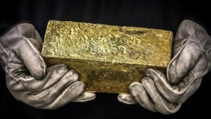 الذهب عند أعلى مستوياته بفعل الطلب على الملاذ الآمن ورهانات خفض الفائدة الفيدرالية