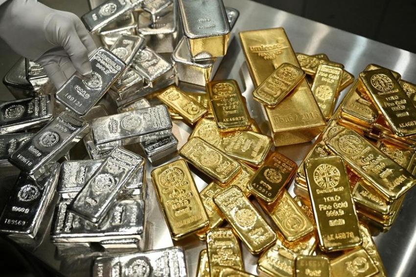 الذهب يتراجع مع التركيز على بيانات التضخم الامريكية