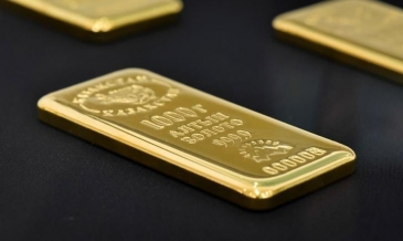 الذهب يرتفع بفعل انخفاض الدولار ويتجه لاول ارتفاع اسبوعي في 4 اسابيع
