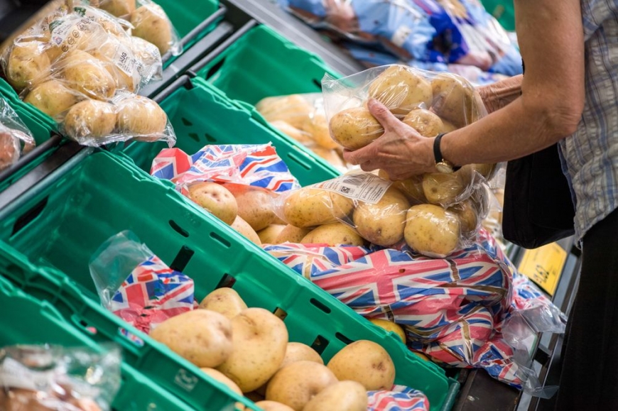 التضخم في بريطانيا يستقر في أكتوبر على غير المتوقع مع انخفاض أسعار الغذاء