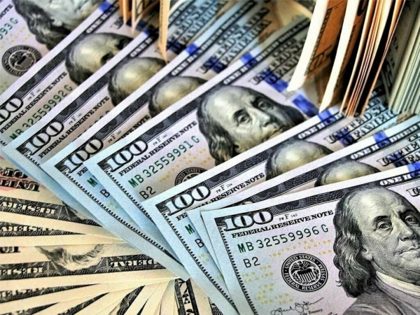 الدولار يستعد لتحقيق مكاسب أسبوعية ثالثة وسط التفاؤل التجاري