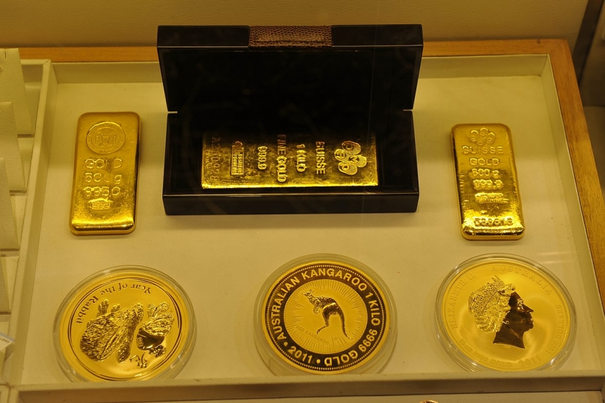 الذهب يتراجع مع ترقب المتداولين لبيانات الوظائف الأمريكية ومراقبة التوترات في الشرق الأوسط
