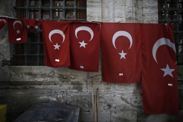 موديز تخفض التصنيف الائتماني لتركيا إلى درجة عالية المخاطر