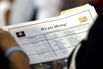 طلبات إعانة البطالة الأمريكية تنخفض بوتيرة سريعة الأسبوع الماضي