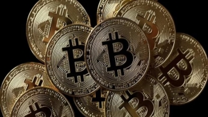 البيتكوين تتجاوز 100 ألف دولار بعد ترشيح ترمب ل "أتكينز"