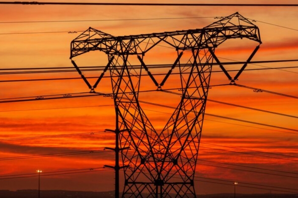 الاتحاد الأوروبي يناقش كبح تكاليف الطاقة مع تهديد حرب إيران للإمدادات