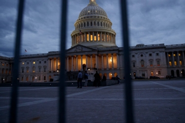 الكونجرس يمرر اتفاق ميزانية ينهي إغلاق حكومي استمر لساعات
