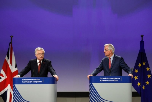 الاتحاد الأوروبي يثير احتمال عدم التوصل لاتفاق هذا العام في محادثات خروج بريطانيا