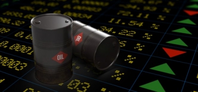 النفط يرتفع 1% حيث أثار انخفاض الأسعار عمليات الشراء، ومخاوف فائض الامدادات تلقي بثقلها