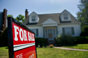 مبيعات المنازل الأمريكية المؤجلة تهبط لأدنى مستوى في 4 سنوات