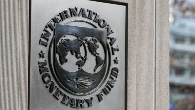 صندوق النقد الدولي يخفض توقعاته للنمو العالمي، لكن يخفف نبرة التحذير من المخاطر