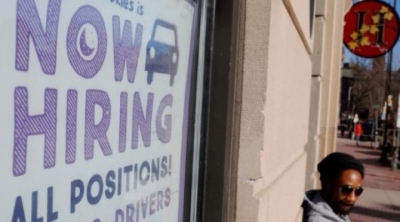 انخفاض طلبات إعانة البطالة الأمريكية بأكثر من المتوقع في أسبوع الأعياد
