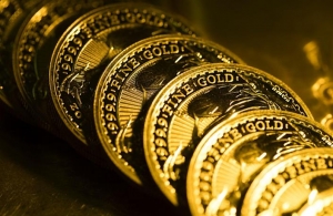الذهب يتخلى عن مكاسبه مع ارتفاع عوائد السندات عقب بيانات أمريكية