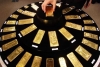الذهب يتعافى قليلا من أدنى مستوياته في أكثر من أسبوع