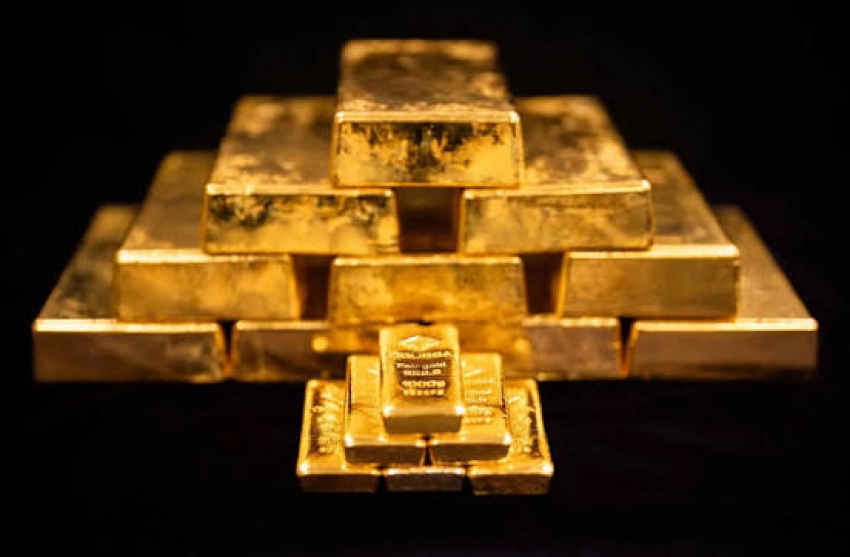 الذهب يتراجع عن أعلى مستوياته في ثلاثة أشهر مع ترقب المستثمرين لبيانات التضخم الامريكية