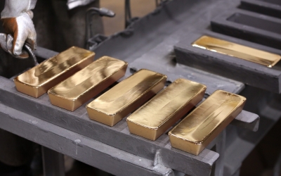 الذهب يسجل مستوى قياسي مرتفع للجلسة الثامنة على التوالي
